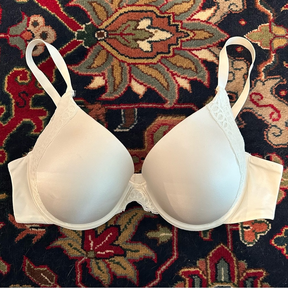 Maidenform Off-White Bra 36D